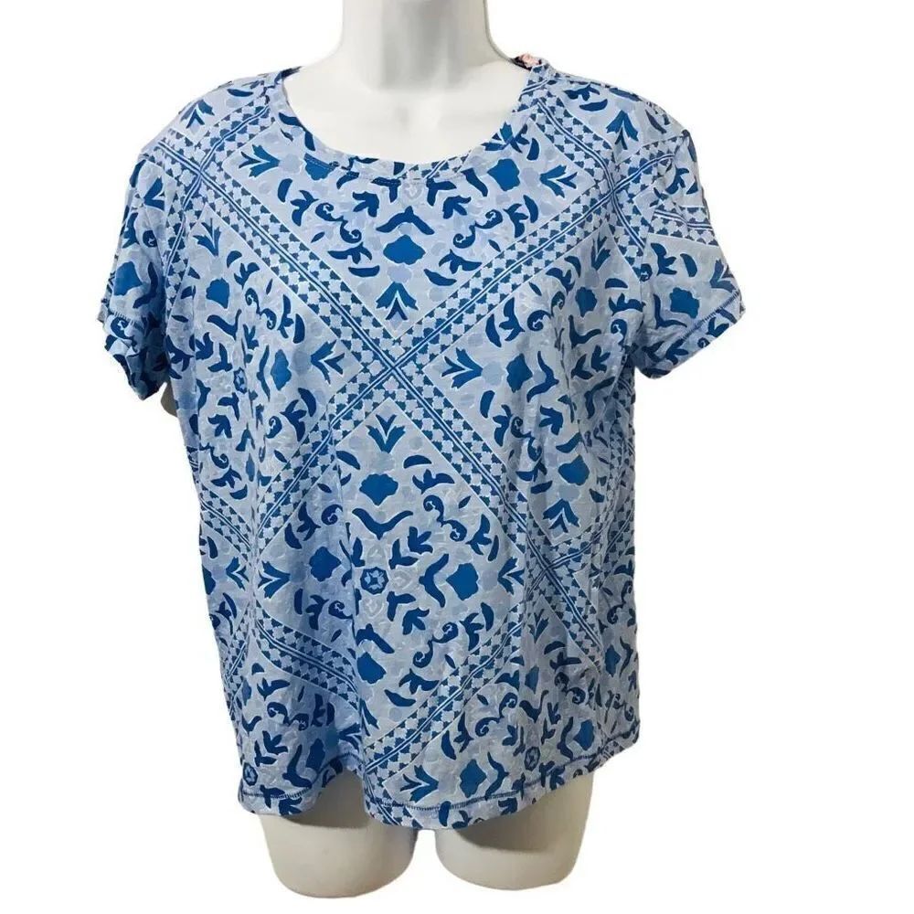 NWT..vineyard vines casual knits color camo surftee clam water size L.    A215